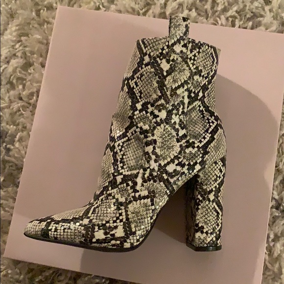 Snake print block heel bootie - Picture 7 of 7